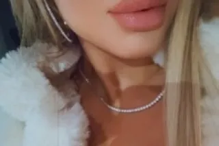 PETITE*** CURVY*** UNMISTAKEBLY 🔥🔥 - Image 1