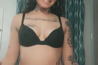 only here a few days, get in with me 😎🥰 - Image 5