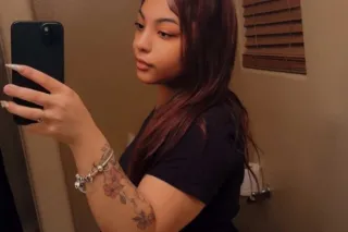 Queen Squirter Cum Show Me Love - Image 2