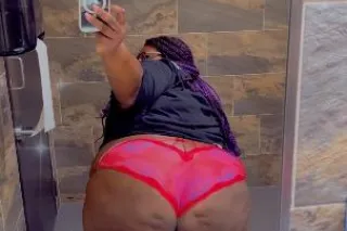Take me to PoundTown daddy🤩 - Image 10