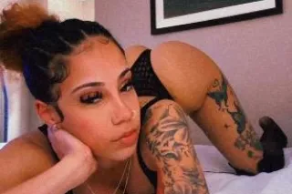 📲💕✨ 🆕Exotic Caramel Hottie 🍭💦 ... - Image 2