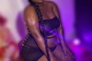 Super wet, juicy ass dominican BABY - Image 2
