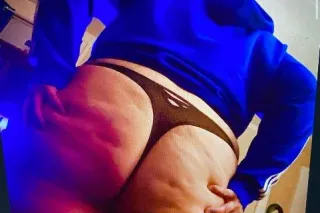 Visting catch me while im here 💋 Dessert first 😜 - Image 1