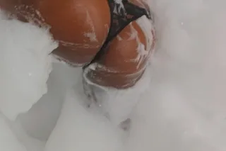 New In Town Highly ADDICTIVE I... - Image 3