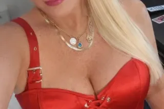 😈🩷 BACK IN 😈 TOWN & COUNTRY 🩷😈... - Image 2