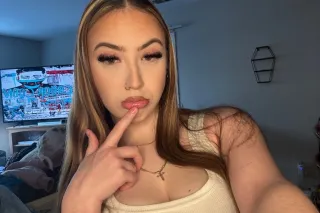 Ready to be spoiled 💋 - Image 5