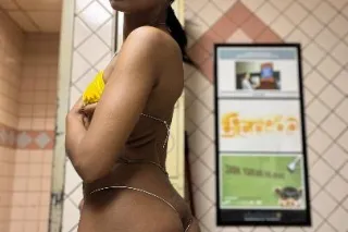 pretty petite India - Image 3