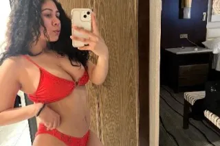 Attractive brunette 🥰 - Image 5