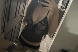 Queen Pretty - Image 1