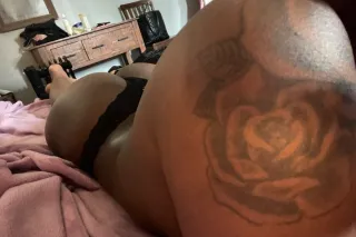 INCALLS ONLY and im ready! Cum catch a vybe😝 & nail me to the bed daddy💦🍫 - Image 10