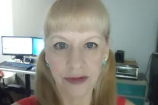 Queen of the Gum Job! - 62 - Image 2