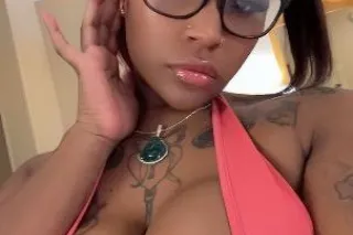 NEW sexy playmate🥰 💎YOU know Y... - Image 3