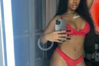 Sexy dick_suckin monster👅🍑Juic... - Image 3