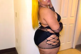 BIG BOOTY TREAT 😻 - 28 - Image 2