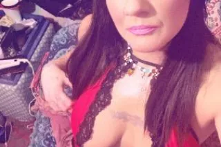 thick blue eyed beauty incall till 5pm today - Image 12