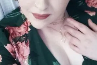 Petite Geeky Blonde (PIN-UP) Girl-Next-Door! A Truly Unique Girlfriend Experience! Upscale, Casual Fun! 🤓 Reviewed & Verified! (Incalls & Outcalls) - Image 11