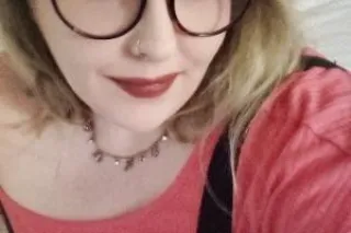 Petite Geeky Blonde (PIN-UP) Girl-Next-Door! A Truly Unique Girlfriend Experience! Upscale, Casual Fun! 🤓 Reviewed & Verified! (Incalls & Outcalls) - Image 5