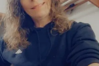 🙈 “Queen Bee: The Sensational ... - Image 3