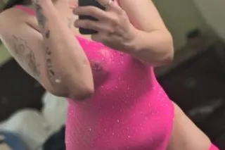 139 days post partum & bounced right back 💜🍑 - Image 3