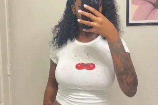 Slim and Petite 😩 Chocolate Qu... - Image 4