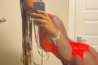 Slim and Petite 😩 Chocolate Qu... - Image 1