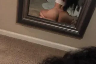 Pretty Petite Princess😍Bubble Butt 🫧Clean Classy🧼🥂Cum Have Fun With Princess😊 - Image 8