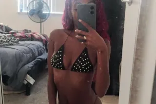 your FAVORITE DICKDRAINERR 👅💦 ... - Image 1