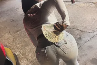 BIG BOOTY BADDIE 🥵 AVAILABLE NOW 📲 INCALLS & FT SHOWS 💦 ⏰ -sexy Juicy chocolate here🍫🍫🍫🍩 - Image 3