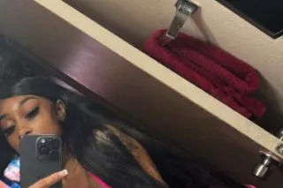 Pretty, Petite, Sweet & Discreet - Image 2