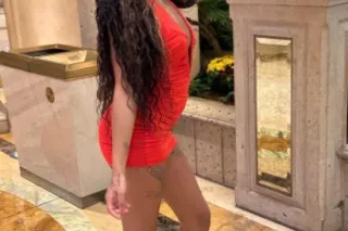 Pretty, Petite, Sweet & Discreet - Image 3