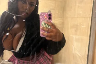 Can I Be Your Trophy 💋 - 21 - Image 4