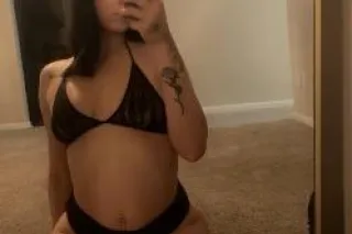 petite and pretty 🩷 - 25 - Image 1