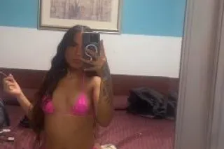 Sexy Petite Latina Mami - Image 5