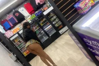 Sexy Petite Latina Mami - Image 8