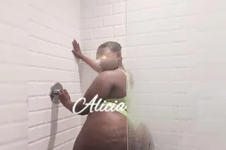 $1oo🤑Outcalls! A T💦ght Squeeze... - Image 1