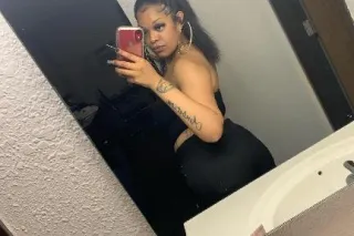 🌺Brazilian beauty 🌺 SI HABLA E... - Image 2