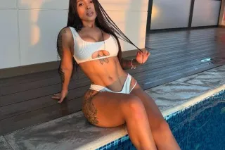 WHO WILL ACCOMPANY ME TO A DELICIOUS BATH IN THE POOL MMM - Image 2