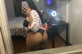 💋 Young, Thick & Drippin’ 💦 On... - Image 4