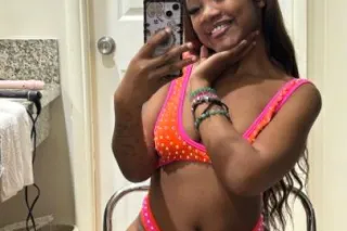 NEW IN TOWN HERE FOR Holiday weekend Come see me while I'm here - Image 3