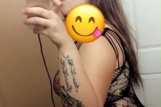 PRETTY & THICK PAWG 💦🌸🎀🥰😘 👯♀2 ... - Image 1