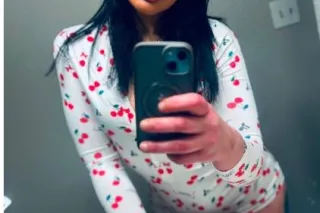 sweet secy bootyful girl next door - Image 2