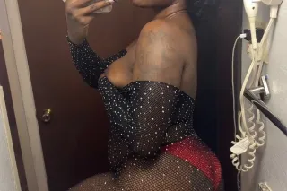SQUEAKY CLEAN 🧼 SUPER SOAKER KITTY 🤤💦THROAT GOAT THAT DONT CHOKE 👅🍆 🤭 COME TAKE A RIDE ON BARBIES SLIPPERY SIDE 😋💦🤤 - Image 11