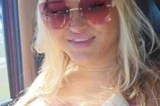 busty curvy blonde - 22 - Image 2