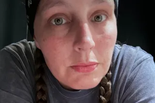 Quick blow and go. Lesbian with head game! - Image 1