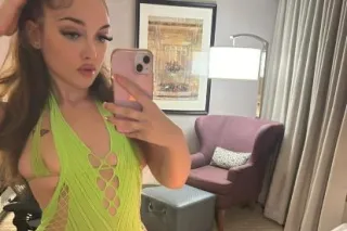 Petite Big Booty Russian HOTTI... - Image 1