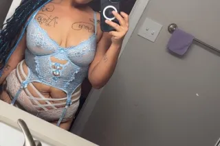 wet , tight 😩 100% clean 🧼 & v... - Image 2