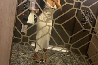 EXOTIC MIDDLE EASTERN MAMI😌🍸 - Image 2
