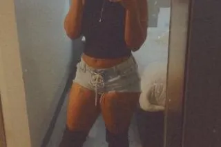 OUTCALLS ONLY - 28 - Image 3