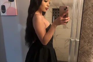 Sexy and Wet 👅💋 - Image 8