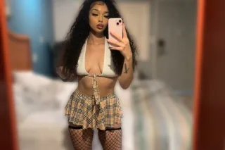 Sexy and Wet 👅💋 - Image 9